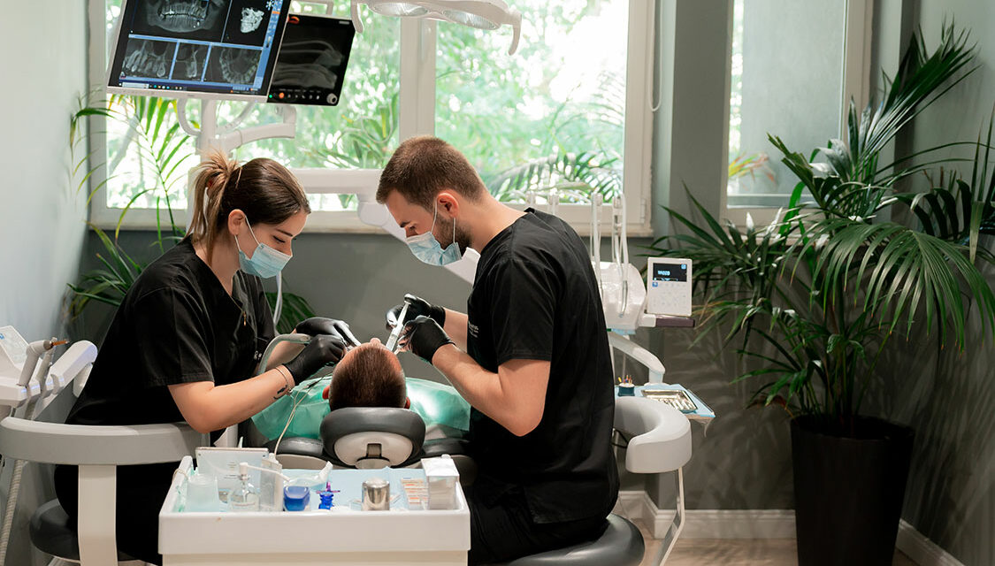 Protesi Dentale: Soluzione Ideale per un Sorriso Perfetto e Funzionale